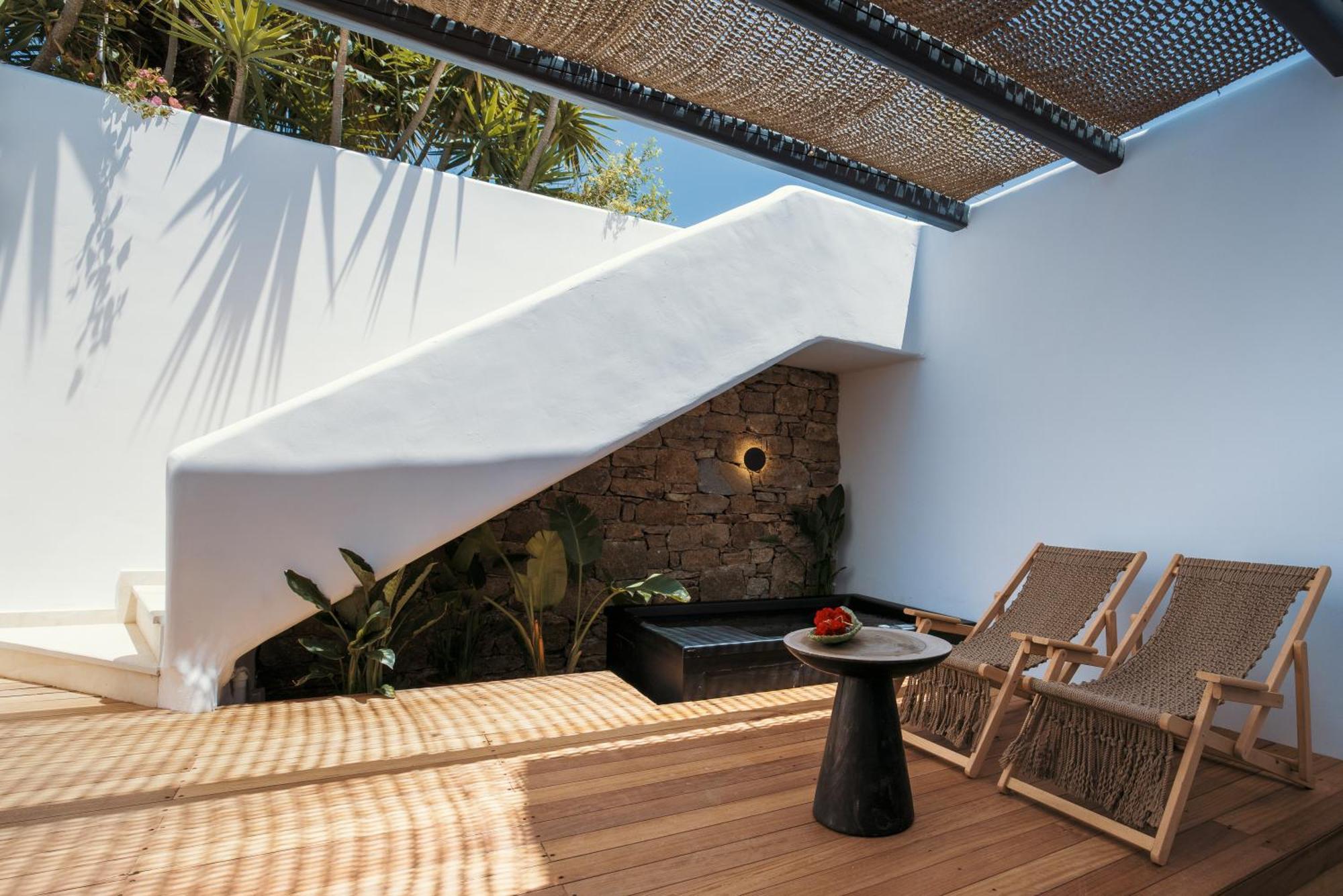 Superior Double Room Outdoor Jetted Tub
