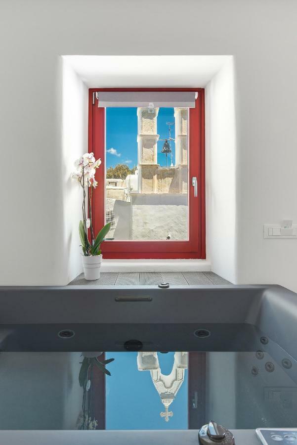 Deluxe Town View Suite Indoor Hot Tub