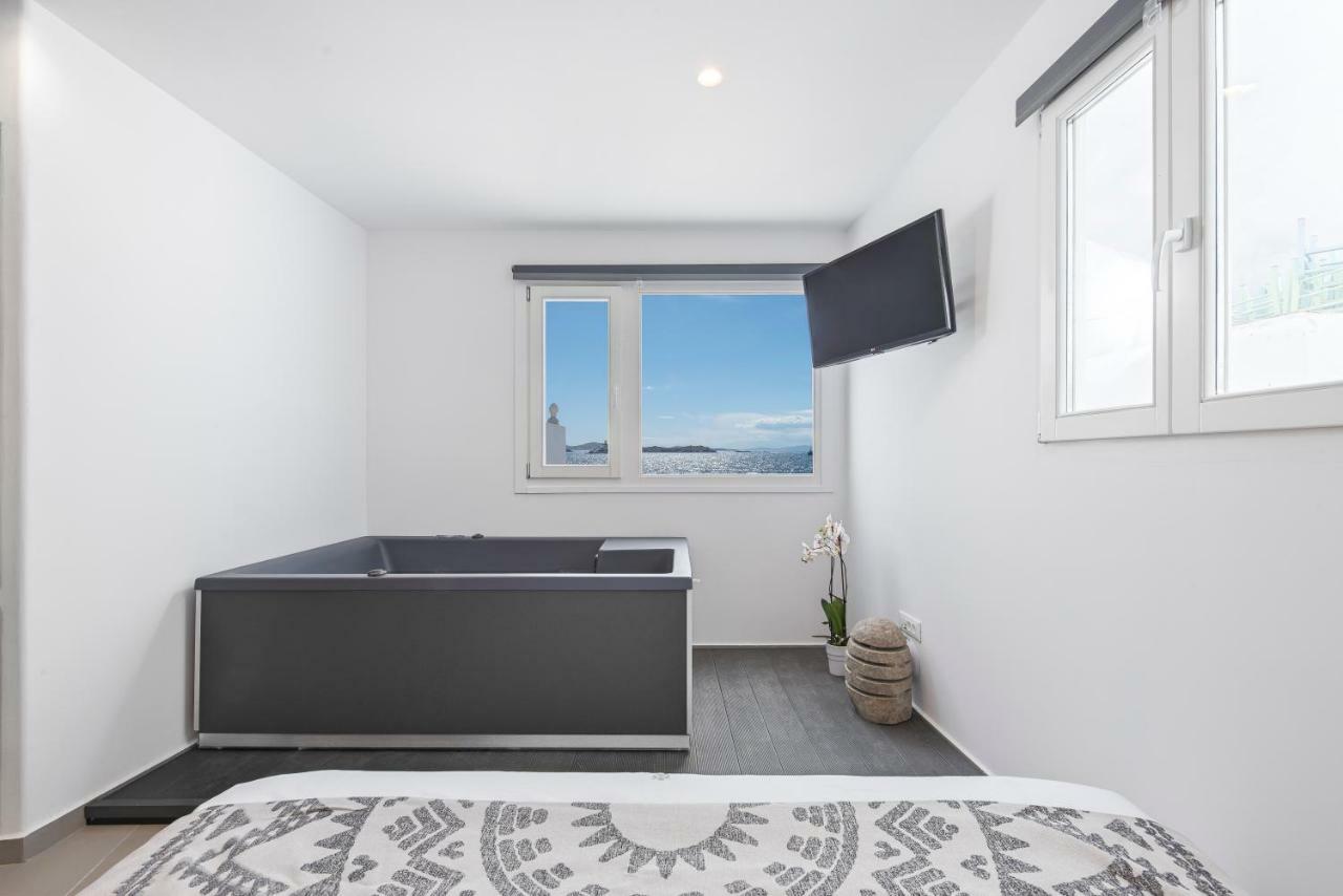 Executive Sea View Suite Indoor Hot Tub