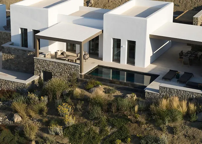 Bonzoe Suites & Villas Mykonos Town with Pool