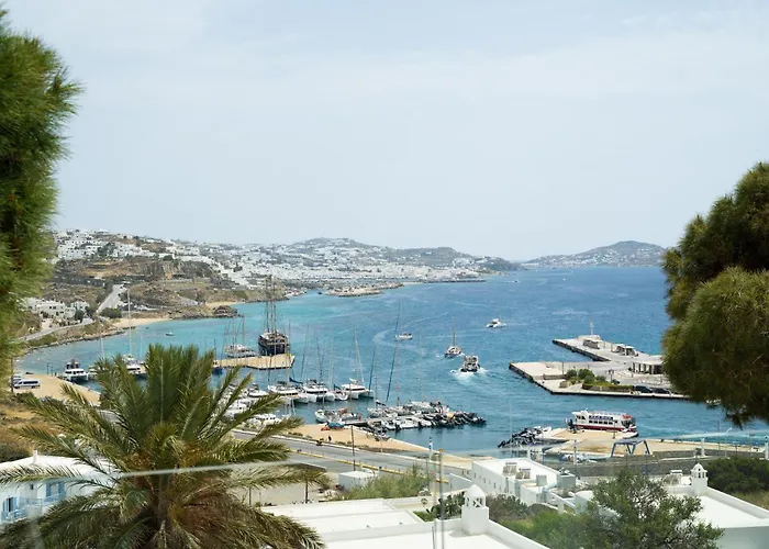 Rhenia Hotel Tourlos