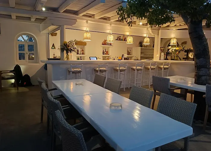 Zephyros Aparthotel Paraga 