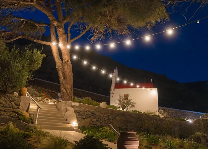 Rhenia Hotel Tourlos